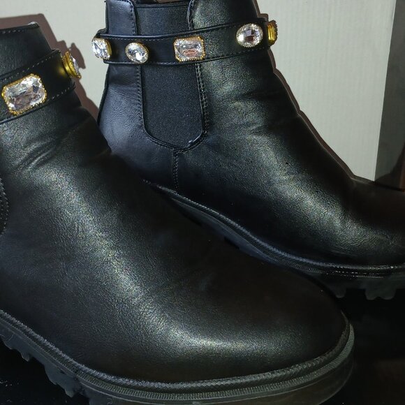 CUSHIONAIRE Women's Julie Chelsea boot with Jeweled strap +Memory Foam (size 9) - Picture 12 of 12